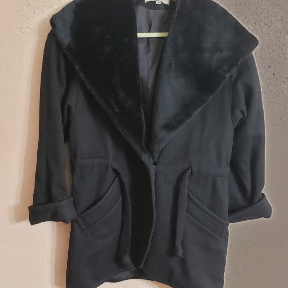 Black heavy coat hooded faux furr coller & hood